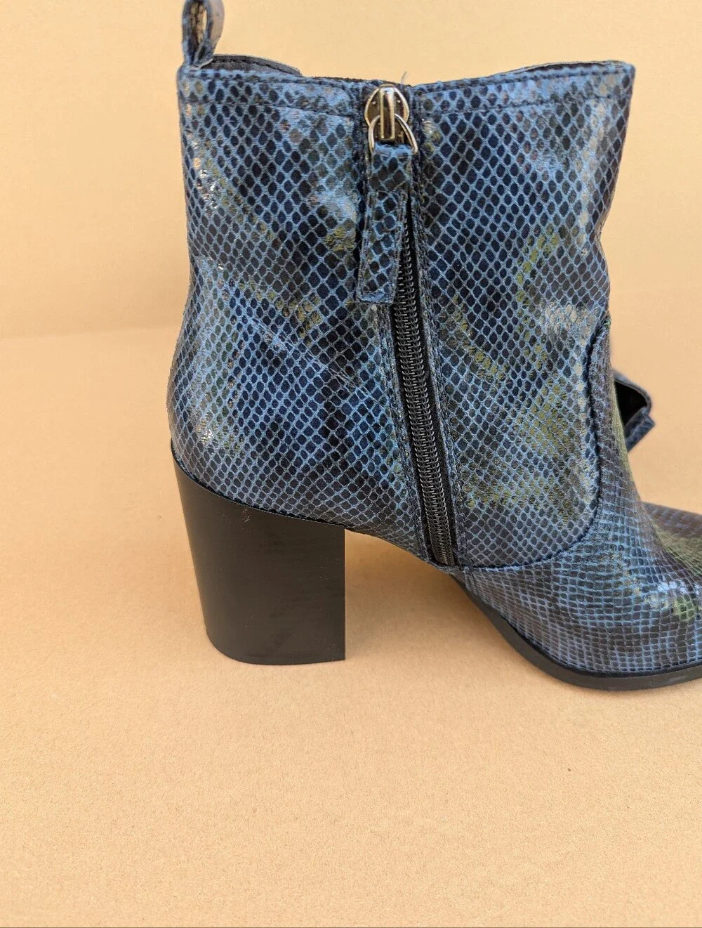 Scoop NYC Stefani Chelsea Ankle Boots Block heel Blue 8.5 Faux Snakeskin Booties